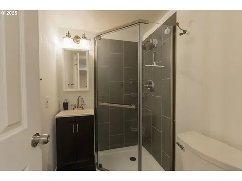 1215 NE 80th Avenue Portland OR 97213