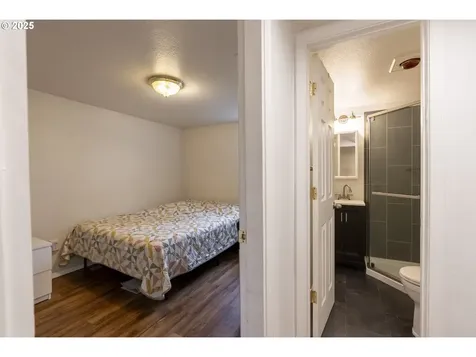 1215 NE 80th Avenue Portland OR 97213