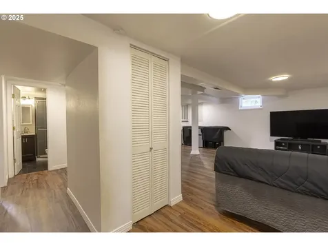 1215 NE 80th Avenue Portland OR 97213