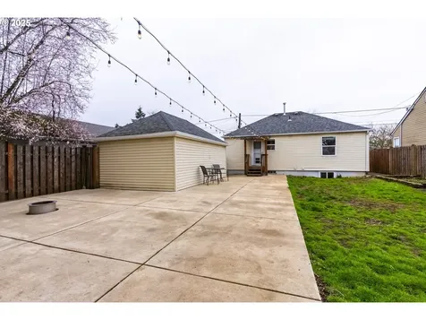 1215 NE 80th Avenue Portland OR 97213