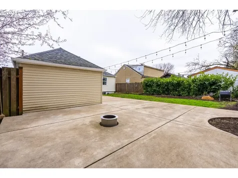 1215 NE 80th Avenue Portland OR 97213