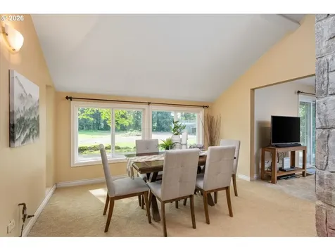 31200 SW Peach Cove Road West Linn OR 97068