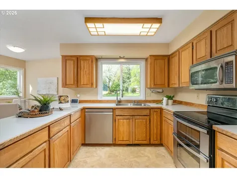 31200 SW Peach Cove Road West Linn OR 97068