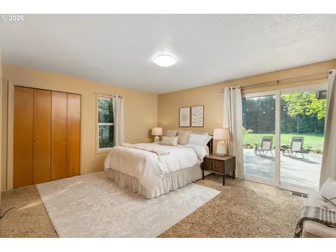 31200 SW Peach Cove Road West Linn OR 97068