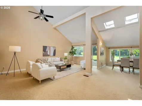 31200 SW Peach Cove Road West Linn OR 97068