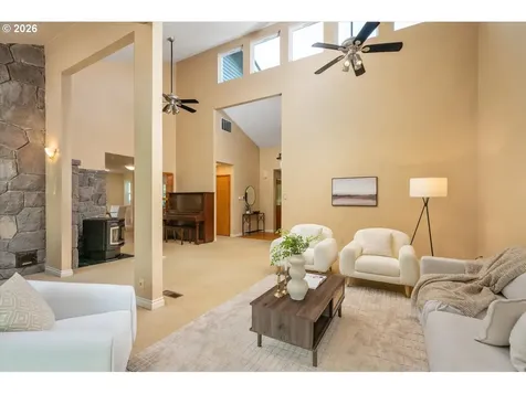 31200 SW Peach Cove Road West Linn OR 97068