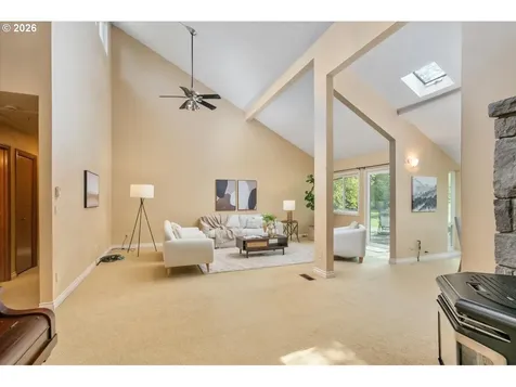 31200 SW Peach Cove Road West Linn OR 97068