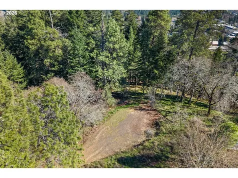 735 NW Strawberry Mountain Road White Salmon WA 98672