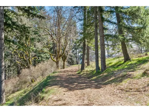 735 NW Strawberry Mountain Road White Salmon WA 98672