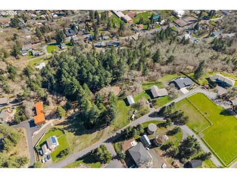 735 NW Strawberry Mountain Road White Salmon WA 98672