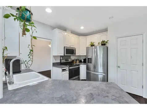 1817 SE 186th Place Vancouver WA 98683
