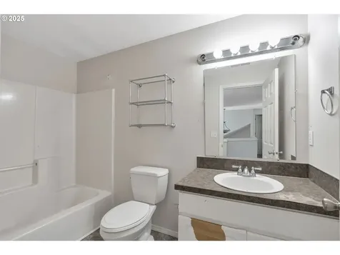 1817 SE 186th Place Vancouver WA 98683
