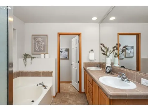 17802 SE 16th Street Vancouver WA 98683
