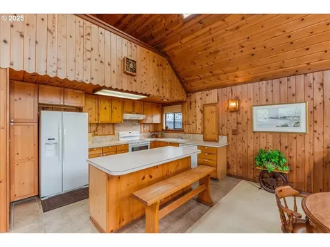 3015 NW Keel Avenue Lincoln City OR 97367