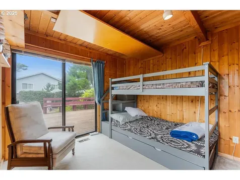 3015 NW Keel Avenue Lincoln City OR 97367