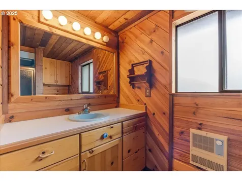 3015 NW Keel Avenue Lincoln City OR 97367