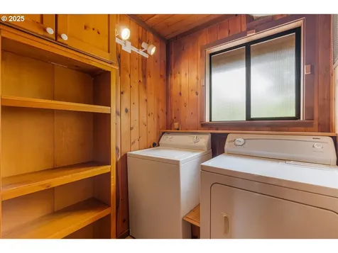 3015 NW Keel Avenue Lincoln City OR 97367