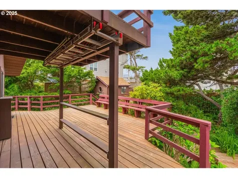 3015 NW Keel Avenue Lincoln City OR 97367