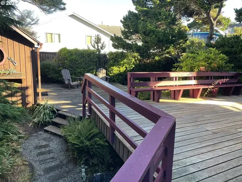 3015 NW Keel Avenue Lincoln City OR 97367