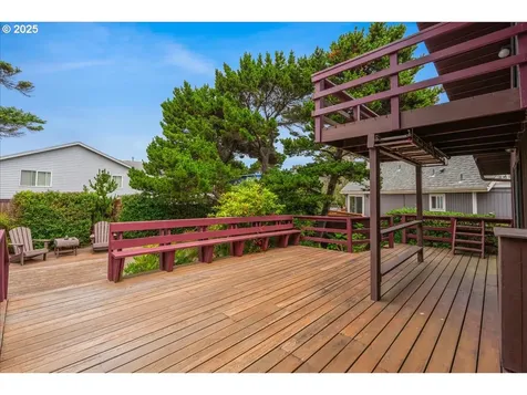3015 NW Keel Avenue Lincoln City OR 97367