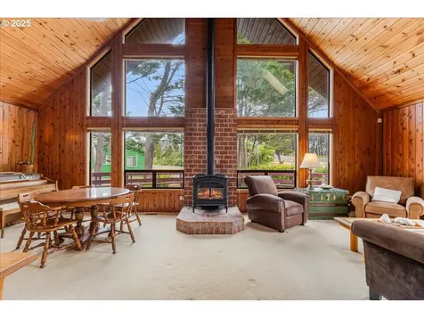 3015 NW Keel Avenue Lincoln City OR 97367