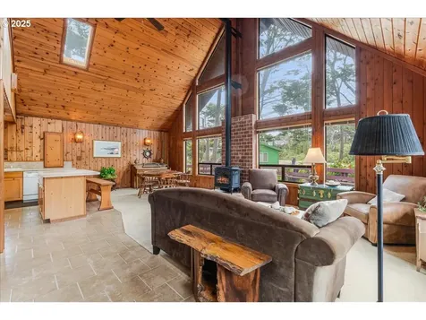 3015 NW Keel Avenue Lincoln City OR 97367