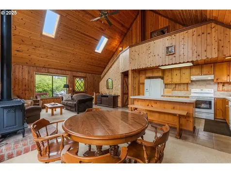 3015 NW Keel Avenue Lincoln City OR 97367