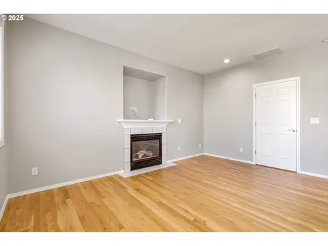 1253 NE Maureen Street Hillsboro OR 97124
