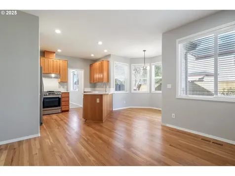 1253 NE Maureen Street Hillsboro OR 97124