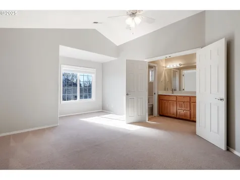 1253 NE Maureen Street Hillsboro OR 97124