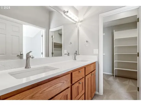 1253 NE Maureen Street Hillsboro OR 97124