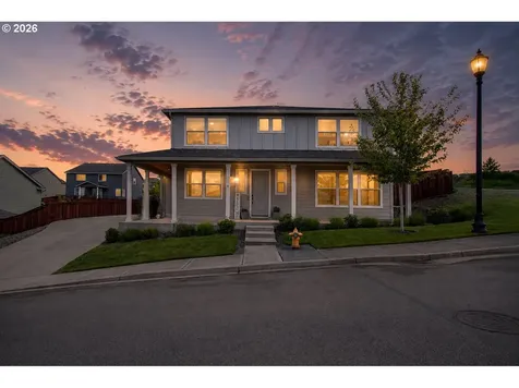 2307 E 6th Street La Center WA 98629