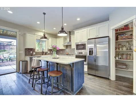 2307 E 6th Street La Center WA 98629