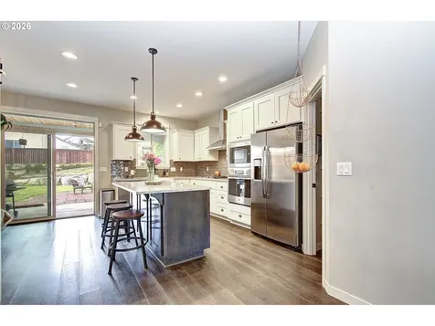 2307 E 6th Street La Center WA 98629