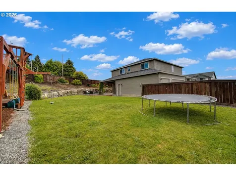 2307 E 6th Street La Center WA 98629