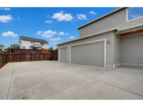 2307 E 6th Street La Center WA 98629