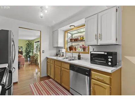 160 W Berkeley Street Gladstone OR 97027