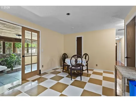 160 W Berkeley Street Gladstone OR 97027