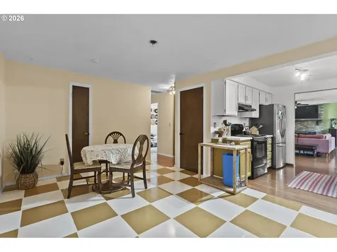 160 W Berkeley Street Gladstone OR 97027