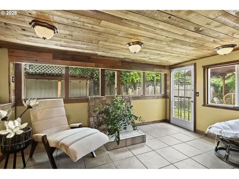 160 W Berkeley Street Gladstone OR 97027