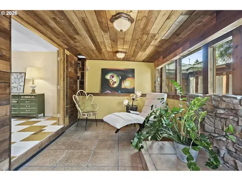 160 W Berkeley Street Gladstone OR 97027