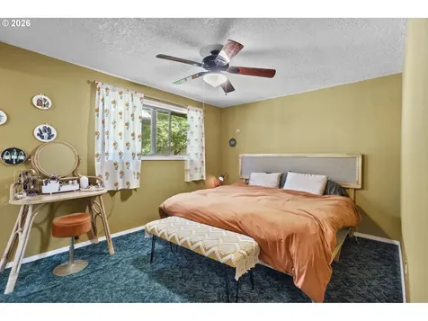 160 W Berkeley Street Gladstone OR 97027