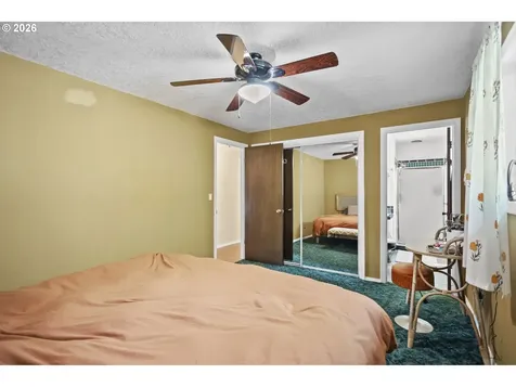 160 W Berkeley Street Gladstone OR 97027