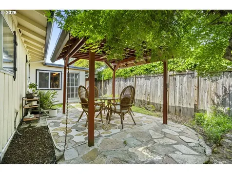 160 W Berkeley Street Gladstone OR 97027