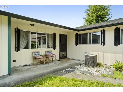160 W Berkeley Street Gladstone OR 97027