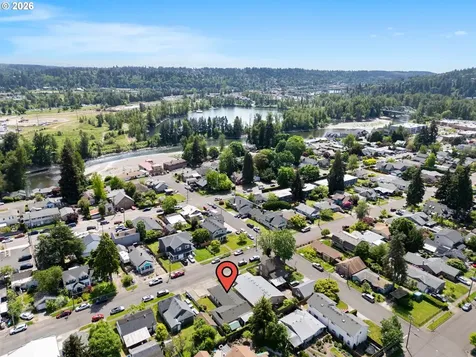 160 W Berkeley Street Gladstone OR 97027
