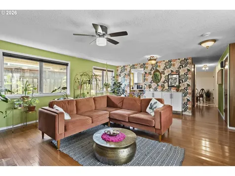 160 W Berkeley Street Gladstone OR 97027