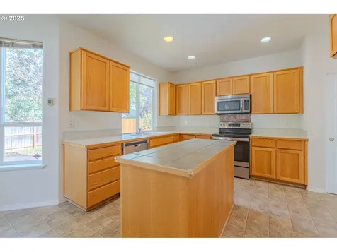 665 SW 24th Street Troutdale OR 97060