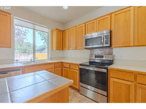 665 SW 24th Street Troutdale OR 97060
