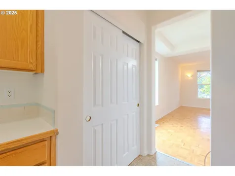 665 SW 24th Street Troutdale OR 97060